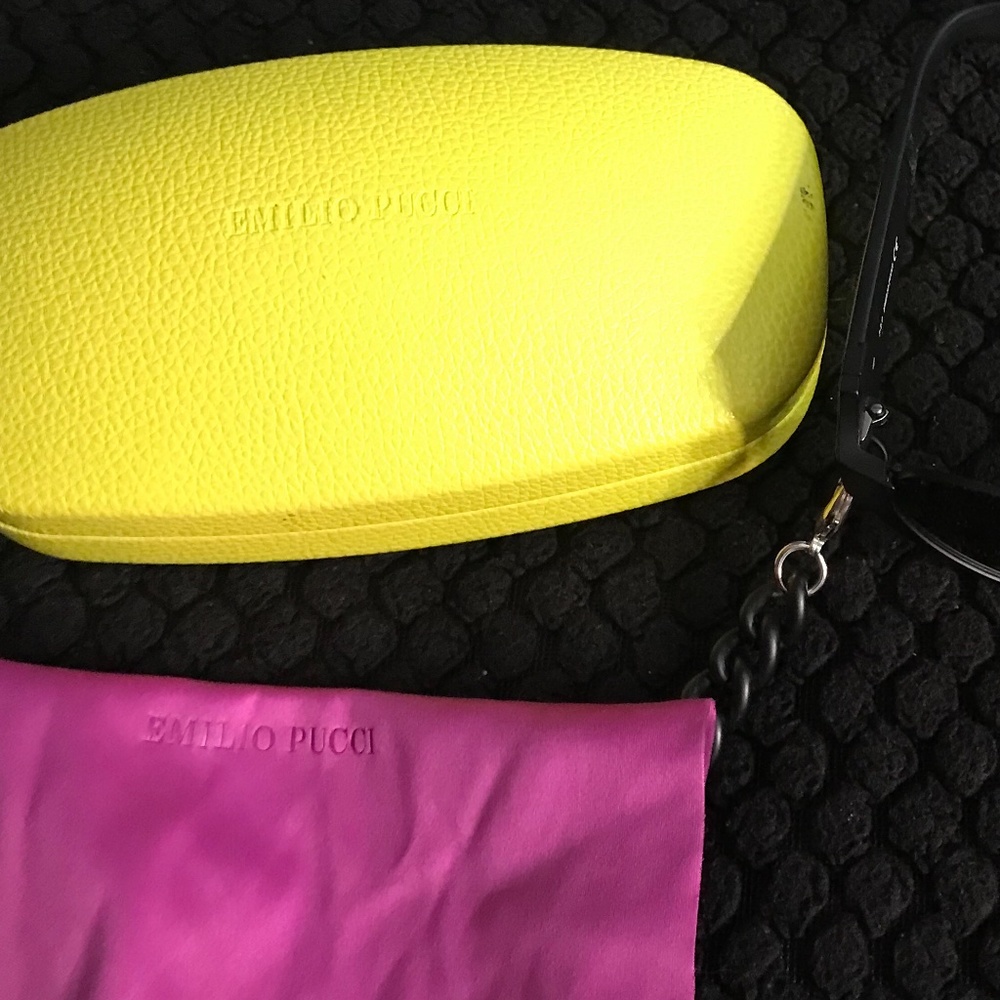 Amazing sunglasses with hanging chain , case cloth included